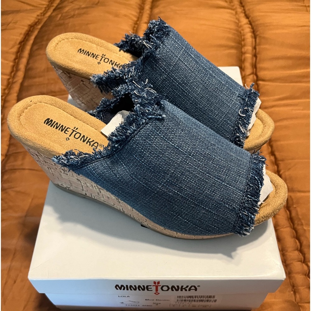 Women’s Brand New wedges size 9. Denim.
